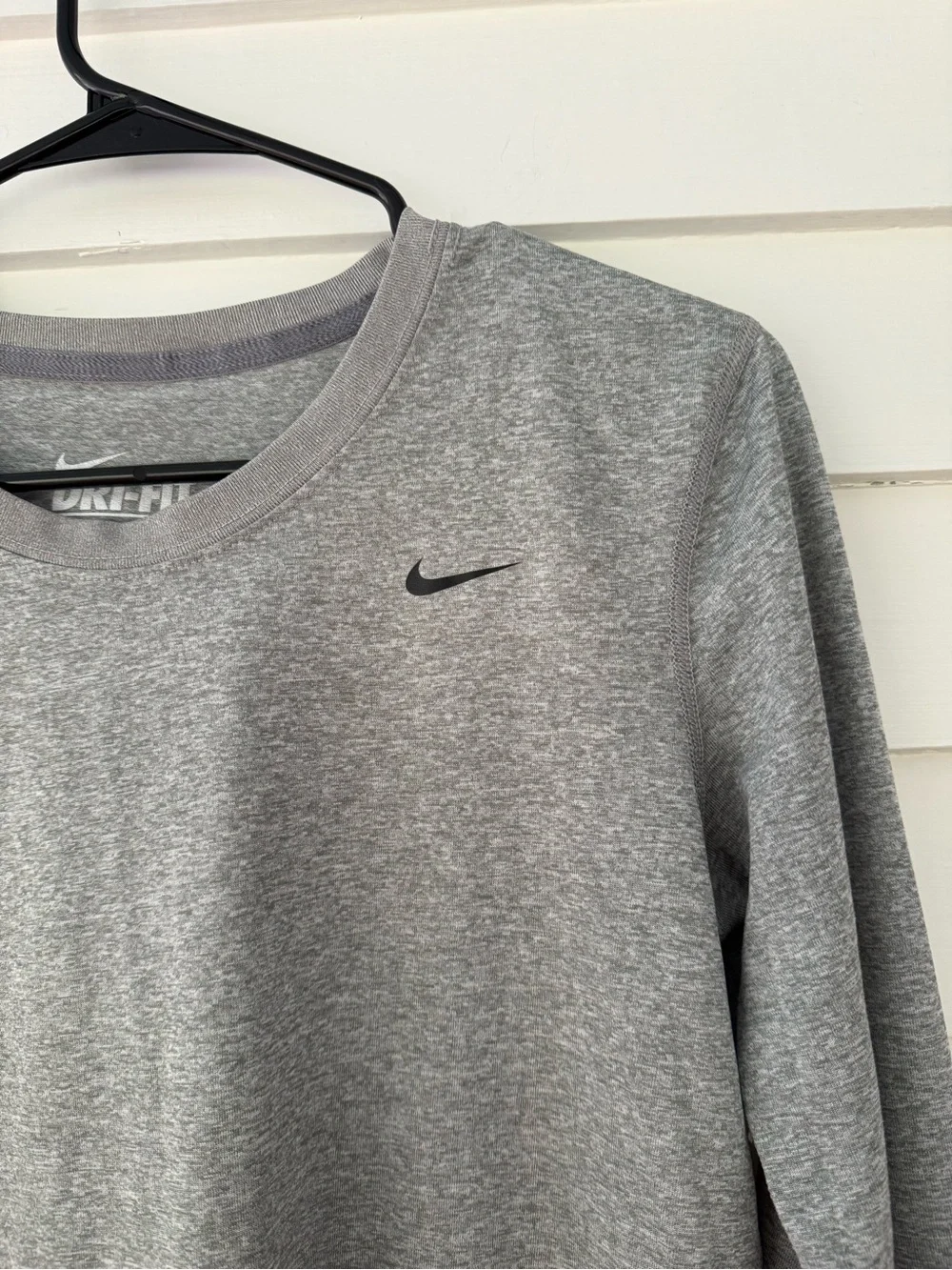 Nike Dri-FIT Gray Long Sleeve Athletic Shirt Women’s Medium Workout Top